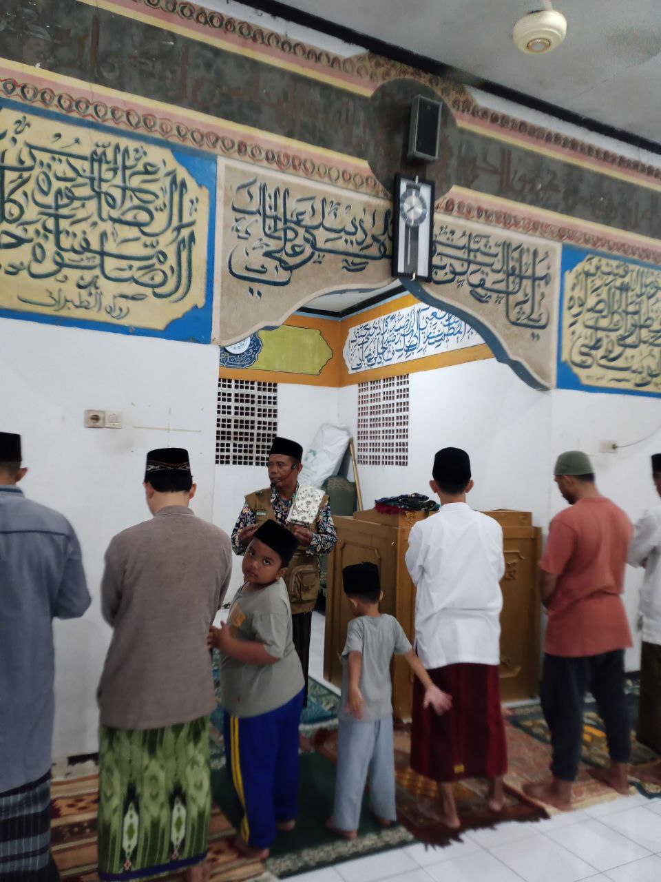 Penyuluhan Agama tentang Keutamaan Sholat Tarawih dan Hikmah Puasa Ramadhan di Masjid Jami Al-Qosnur