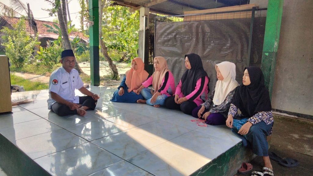 Penyuluh Agama Islam Kecamatan Tambelang Berikan Penyuluhan Agama tentang Keluarga Sakinah dan Talak kepada Ibu-ibu Posyandu