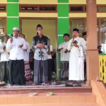 Penyuluh Agama Islam KUA Tambelang, Ustadz Umar Abdullah, S.Ag. mengisi peringatan Maulid Nabi Muhammad di Pondok Al-Qur’an Desa Sukarapih, Kecamatan Tambelang, Bekasi